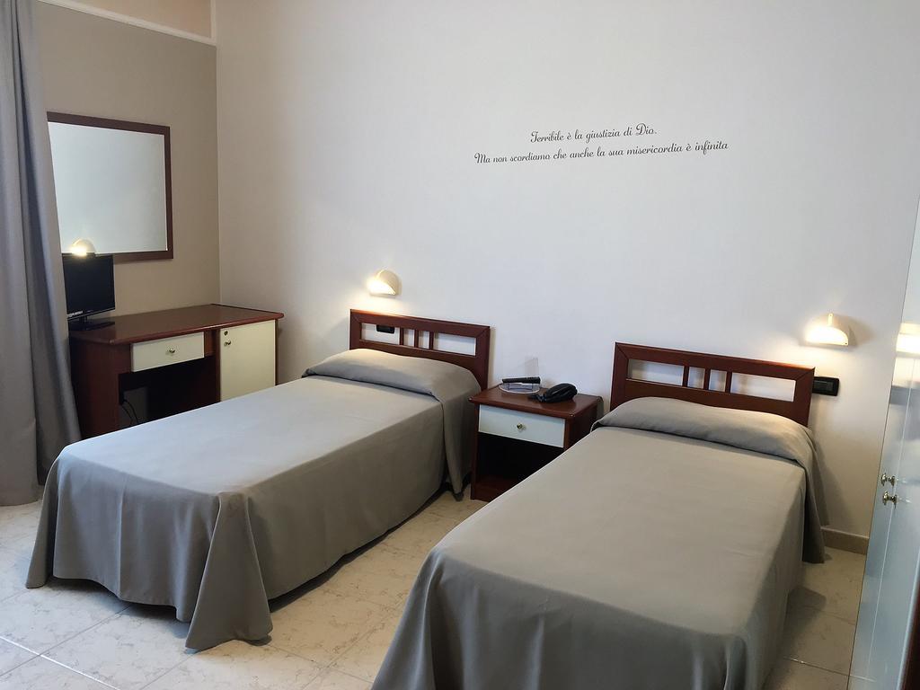 Hotel Euro 산 조반니 로톤도 외부 사진