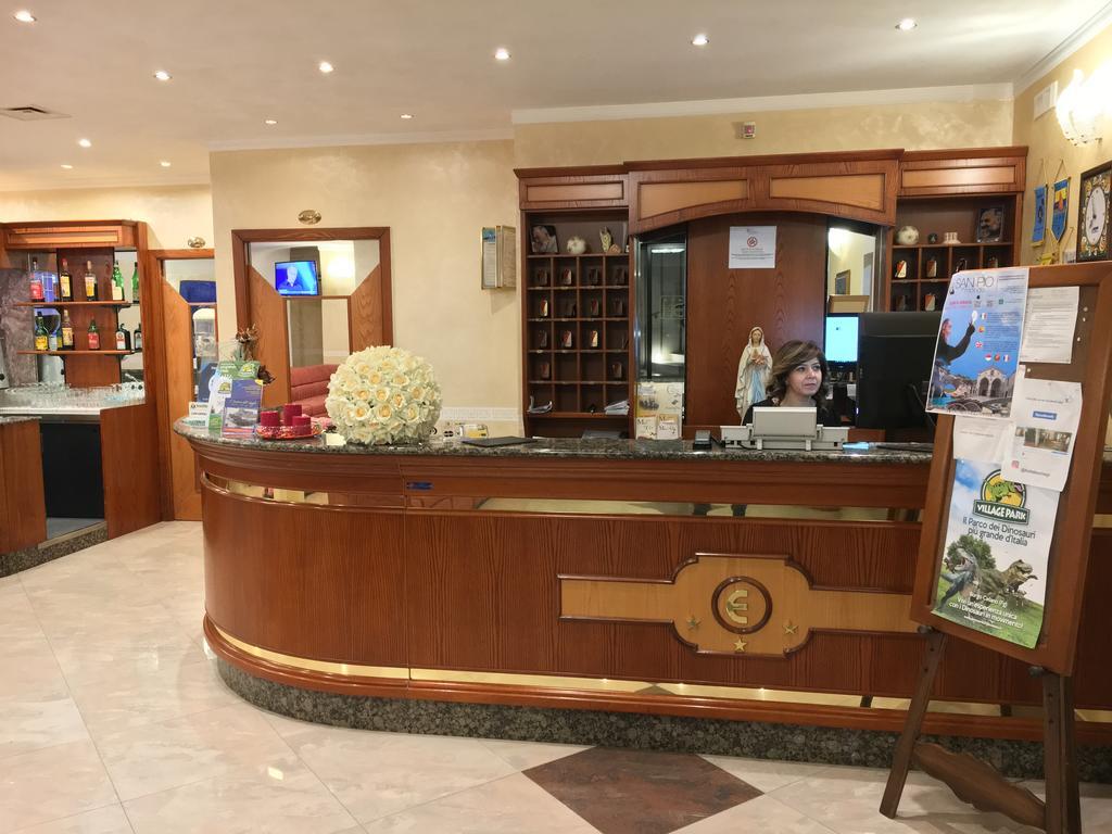 Hotel Euro 산 조반니 로톤도 외부 사진